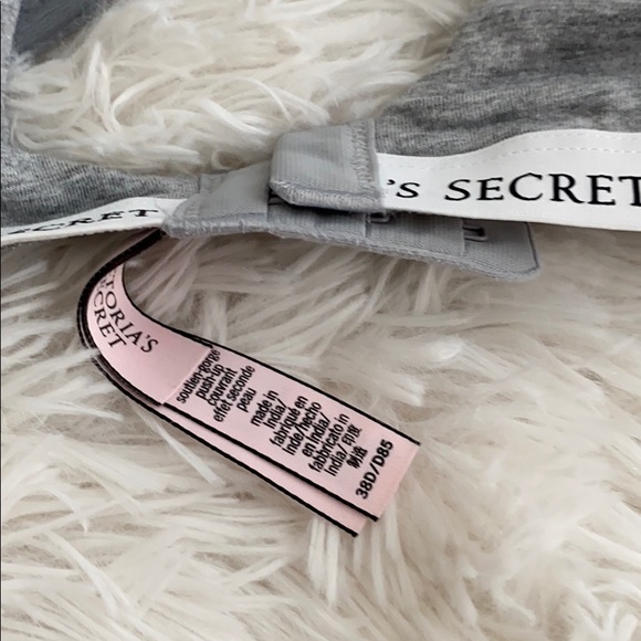 Grey!!!! Victoria’s Secret Bra! - Picture 3 of 3